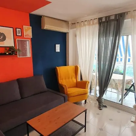 Apartment Bright, Spacious, Newly Decorated 2 Bedroom Flat. *